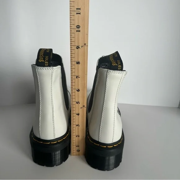 DR MARTENS 2976 SMOOTH LEATHER PLATFORM CHELSEA BOOTS - Picture 4 of 8